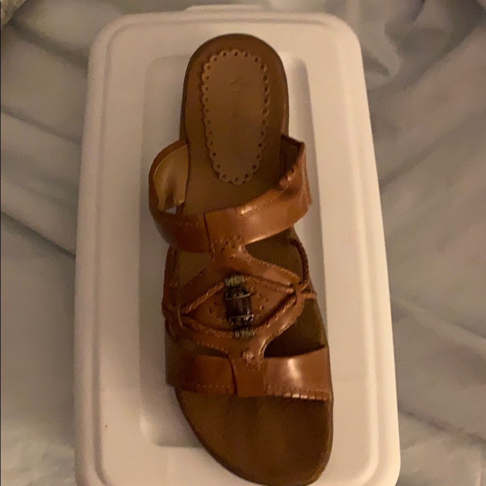 Baretraps New, never worn, size 10. Light Brown.